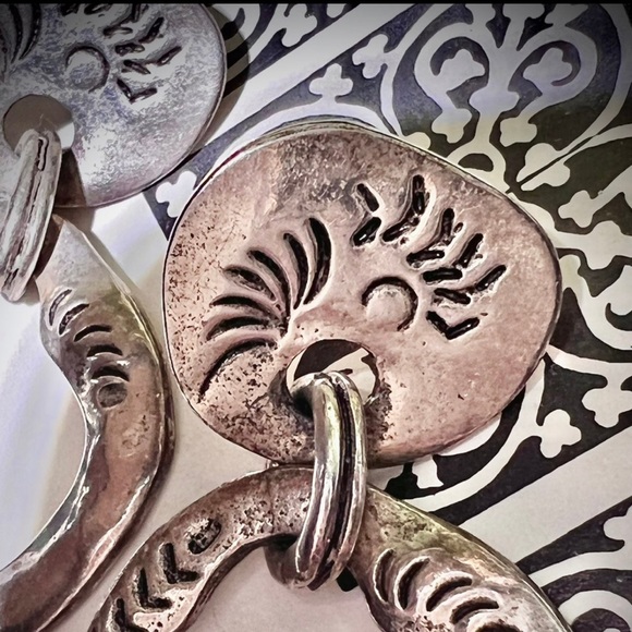 Vintage handmade earrings. Large Unique Dangle Earrings Silver Hammered Design - Picture 4 of 13